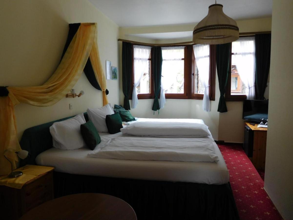 Kranenturm Hotel Bacharach Bagian luar foto