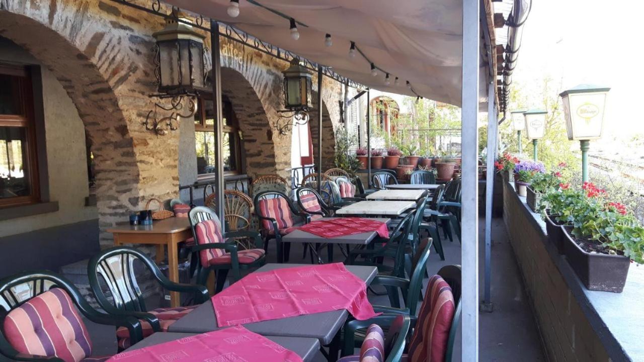 Kranenturm Hotel Bacharach Bagian luar foto
